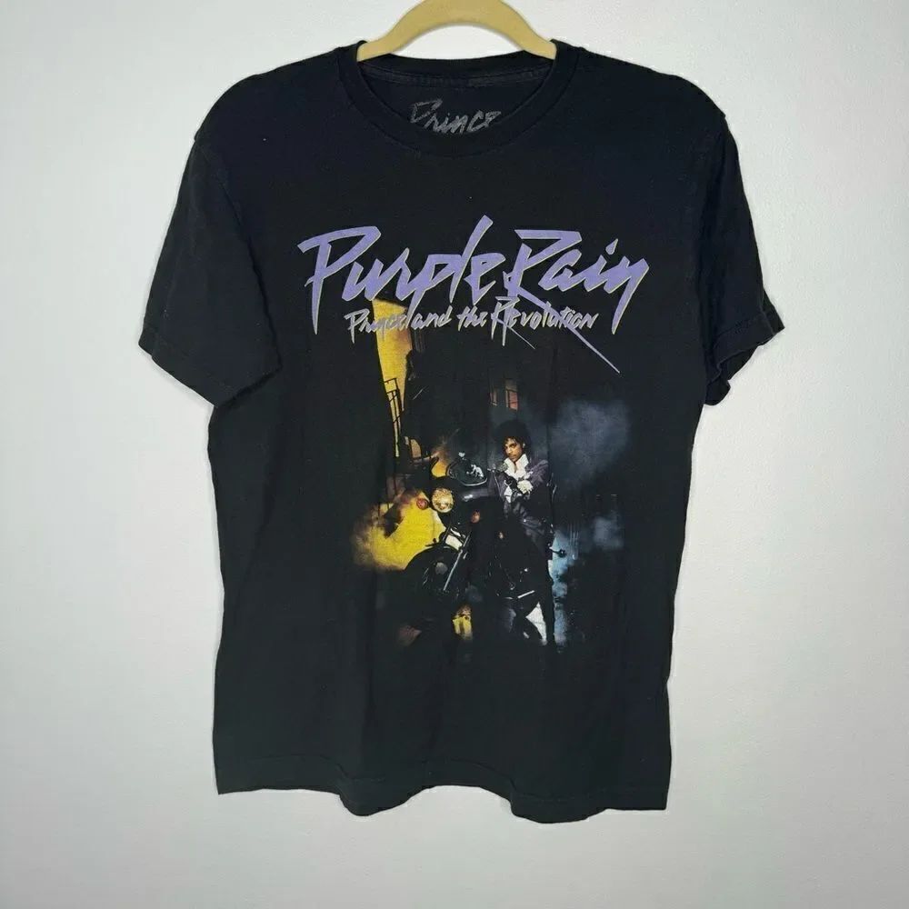 Prince purple rain graphic tee size medium